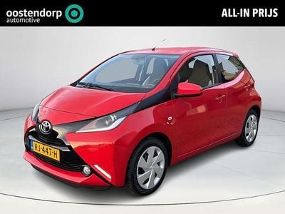 Occasion Toyota Aygo X-play 69 PK (50 kW) 2017 Rood Hatchback