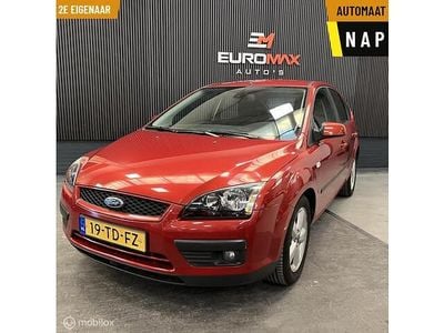 Rood Occasion 2006 Ford Focus Futura Hatchback | € 4.999 (Eerlijke prijs)