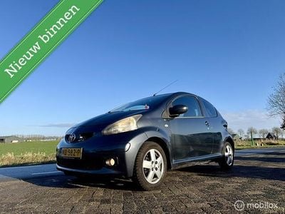 Grijs Occasion 2005 Toyota Aygo Sport Hatchback | € 1.499 (Eerlijke prijs)