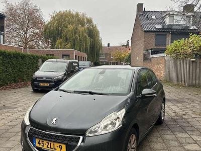 Grijs Occasion 2013 Peugeot 208 Envy Hatchback | € 5.000 (Eerlijke prijs)