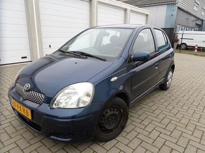 Blauw (metallic) Gebruikt 2005 Toyota Yaris Sol Hatchback | € 2.249 (Eerlijke prijs)