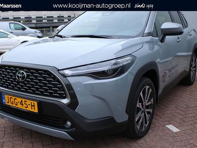Manhattan grey metallic (grijs metallic) Occasion 2025 Toyota Corolla Cross Style SUV | € 43.599 (Duur)
