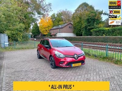 Rood Gebruikt 2018 Renault Clio GrandTour Intens Stationwagen | € 12.950 (Duur)