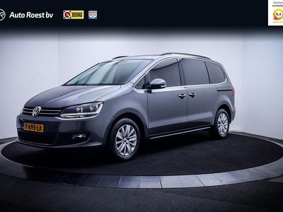 Grijs Gebruikt 2018 VW Sharan Exclusive MPV | € 24.125 (Eerlijke prijs)