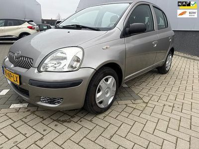 Grijs Occasion 2004 Toyota Yaris Hatchback | € 1.899 (Eerlijke prijs)
