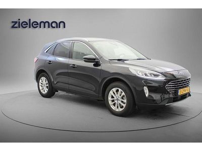 Zwart Occasion 2023 Ford Kuga Titanium SUV | € 20.845 (Super prijs)