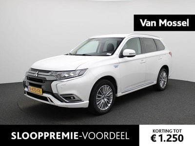 Wit Gebruikt 2021 Mitsubishi Outlander P-HEV Intense SUV | € 22.900 (Eerlijke prijs)