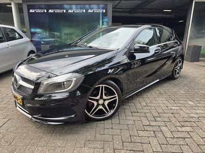 Zwart, metallic lak Gebruikt 2015 Mercedes A180 Ambition Hatchback | € 14.950 (Iets duurder)