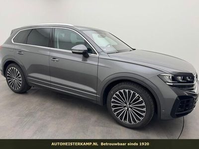 Grijs Occasion 2024 VW Touareg Elegance SUV | € 82.950 (Duur)
