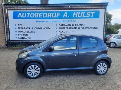 Grijs Occasion 2009 Toyota Aygo Comfort Hatchback | € 1.950 (Eerlijke prijs)