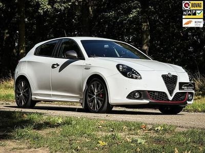 Wit Gebruikt 2017 Alfa Romeo Giulietta Veloce Hatchback | € 24.899 (Iets duurder)