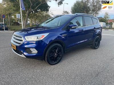Blauw Gebruikt 2017 Ford Kuga Titanium SUV | € 11.395 (Eerlijke prijs)