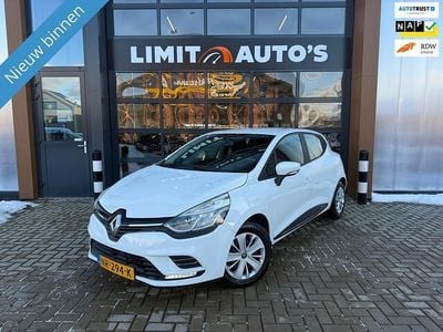 Wit Occasion 2017 Renault Clio IV Zen Hatchback | € 7.499 (Eerlijke prijs)