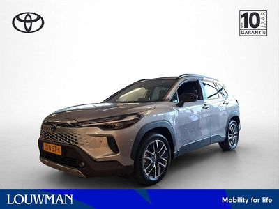 Metalstream grey (grijs metallic) Occasion 2025 Toyota Corolla Cross Executive SUV | € 46.495 (Duur)