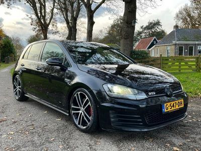 Zwart Gebruikt 2016 VW Golf VII GTD Hatchback | € 13.950 (Eerlijke prijs)
