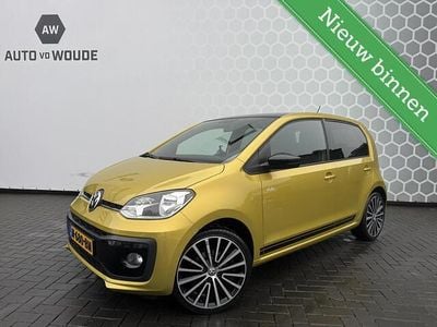 Geel (metallic) Occasion 2016 VW up! CLUB Hatchback | € 8.950 (Eerlijke prijs)