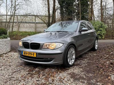 Grijs (metallic) Gebruikt 2009 BMW 118 Hatchback | € 4.950 (Eerlijke prijs)