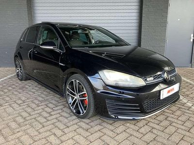 Donker zwart metallic Gebruikt 2013 VW Golf VII GTD Hatchback | € 10.300 (Eerlijke prijs)