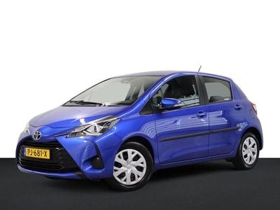 Blauw Gebruikt 2017 Toyota Yaris Hatchback | € 11.499 (Eerlijke prijs)