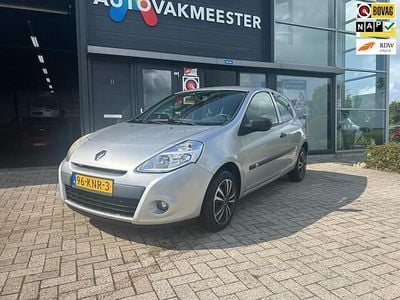 Occasion Renault Clio II Expression 75 PK (55 kW) 2009 Grijs Hatchback