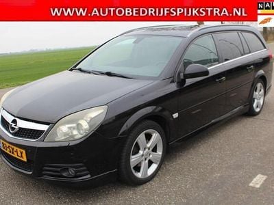 Zwart Gebruikt 2006 Opel Vectra Executive Stationwagen | € 2.999 (Iets duurder)