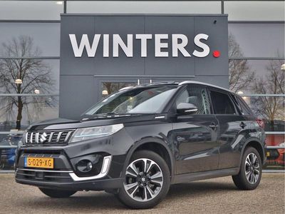 Zwart (metallic) Occasion 2023 Suzuki Vitara Style SUV | € 23.845 (Iets duurder)