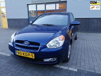Blauw (metallic) Gebruikt 2009 Hyundai Accent Dynamiq Hatchback | € 1.850