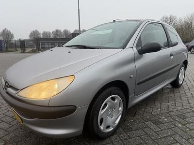 Occasion Peugeot 206 60 PK (44 kW) 2003 Grijs (metallic) Hatchback