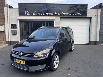 Zwart (metallic) Occasion 2011 VW Touran Highline MPV | € 7.250 (Eerlijke prijs)