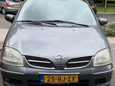 Nissan Almera Tino