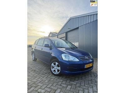 Blauw Gebruikt 2005 Toyota Avensis Verso Luna MPV | € 6.100 (Eerlijke prijs)
