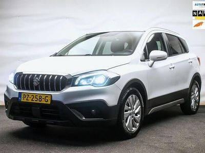 Wit (metallic) Gebruikt 2017 Suzuki SX4 S-Cross Exclusive SUV | € 14.945 (Duur)