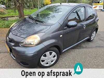 Occasion Toyota Aygo Comfort 69 PK (50 kW) 2010 Grijs Hatchback