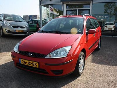 Rood Gebruikt 2002 Ford Focus Stationwagen | € 1.195 (Iets duurder)