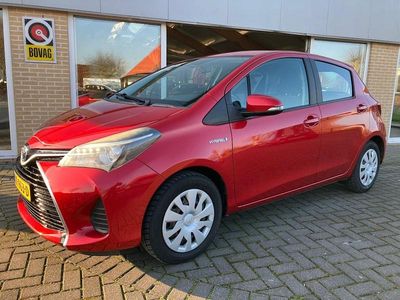 Occasion Toyota Yaris Hybrid 2016 Rood (metallic) Hatchback