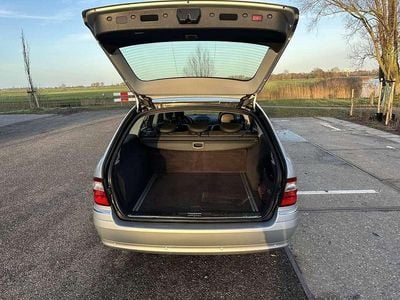 Grijs Occasion 2007 Mercedes E350 Avantgarde Stationwagen | € 12.995 (Duur)