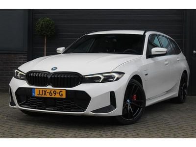 Wit Gebruikt 2023 BMW 320 M Sport Stationwagen | € 36.495 (Iets duurder)