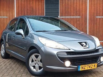 Grijs Occasion 2009 Peugeot 207 Hatchback | € 1.950 (Eerlijke prijs)