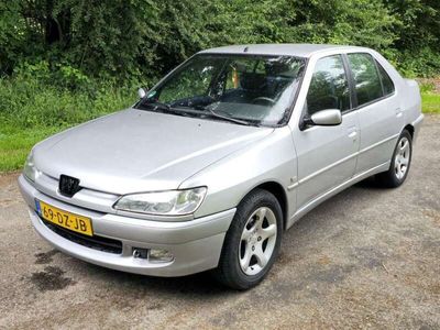 Peugeot 306