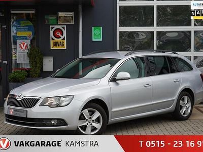 Grijs Gebruikt 2014 Skoda Superb Ambition Stationwagen | € 11.750