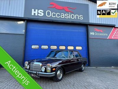 Rood Gebruikt 1971 Mercedes 220 Sedan | € 35.000