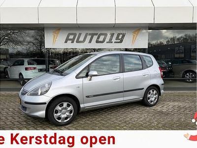 Grijs (metallic) Gebruikt 2005 Honda Jazz Cool Hatchback | € 1.219 (Eerlijke prijs)