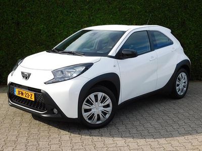 Wit Gebruikt 2022 Toyota Aygo X Play SUV | € 13.950 (Goede deal)