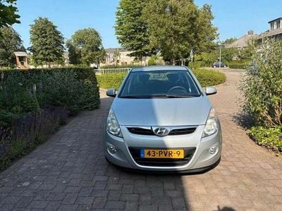 Zilver Gebruikt 2011 Hyundai i20 MPV | € 4.200 (Iets duurder)