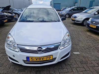 tweedehands Opel Astra 1.7 CDTi Essentia rijd super
