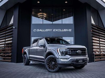 Grijs Occasion 2024 Ford V8 XLT Van | € 83.995