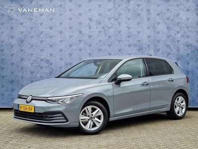 tweedehands VW Golf VIII 1.0 eTSI Life Automaat | Camera | Navi | Clima | 16" Velgen | Apple CarPlay/Android Auto | PDC | Cruise | LED |