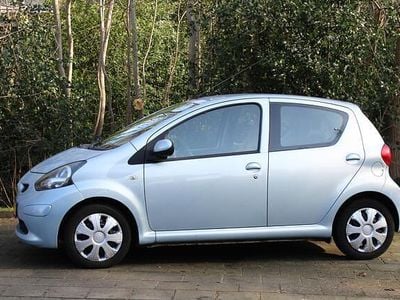 Occasion Toyota Aygo 68 PK (50 kW) 2006 Blauw Hatchback