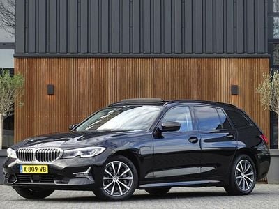 Zwart Gebruikt 2021 BMW 330 Executive Stationwagen | € 25.995 (Super prijs)