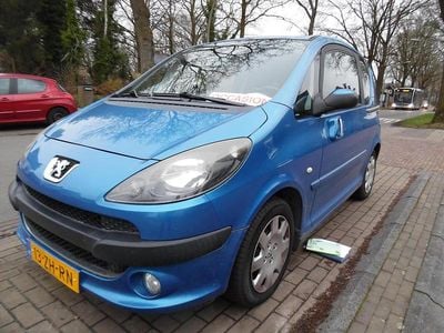 Blauw (metallic) Occasion 2008 Peugeot 1007 MPV | € 2.899 (Eerlijke prijs)